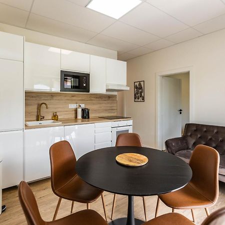 Stylish Apartment With Free Parking Зволен Экстерьер фото